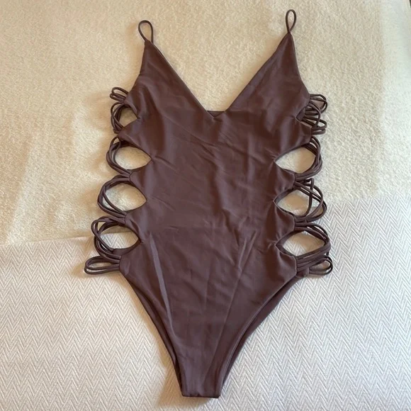 KAOHS X REVOLVE Rio Purple haze one piece swimsuit with side cut outs - Picture 2 of 6